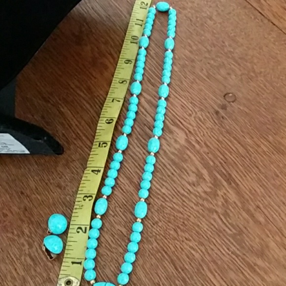 Vintage Avon Turquoise Necklace and Earring Set - Picture 4 of 4